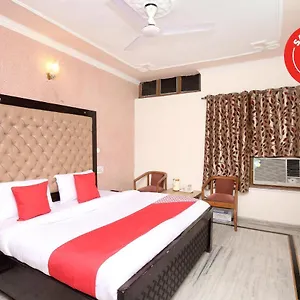 Hotel Oyo 5637 Majestic