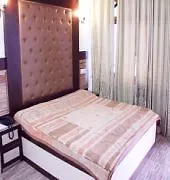 Hotel Monarch
